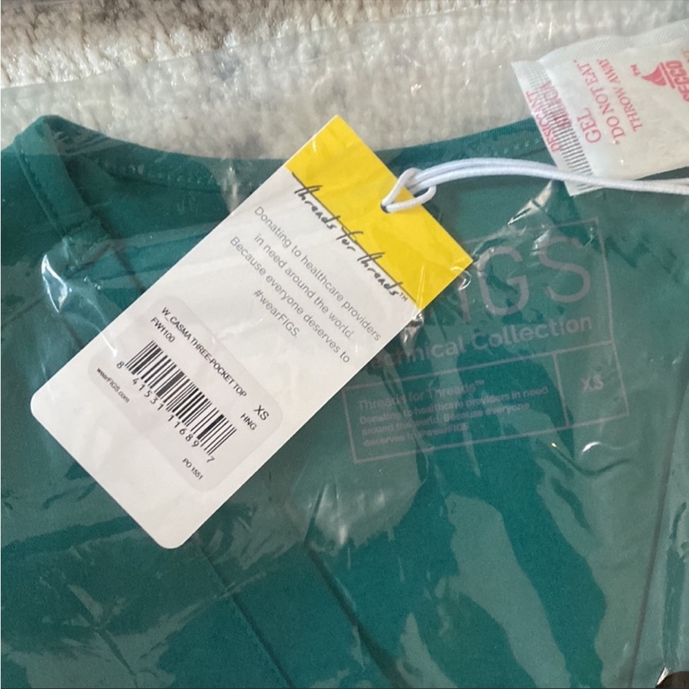 NWT FIGS Casma Three-Pocket Top XS Hunter Green